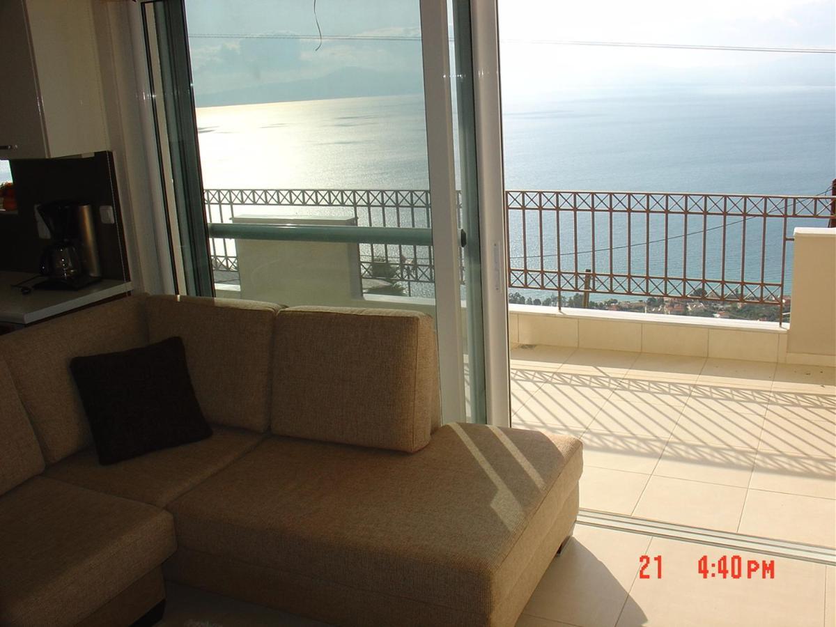 Verga First Floor Apartment ภายนอก รูปภาพ